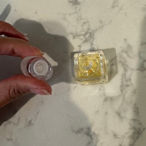 Avon vintage TODAY PARFUM mini dab on .14 oz floral and musky - Picture 4 of 4